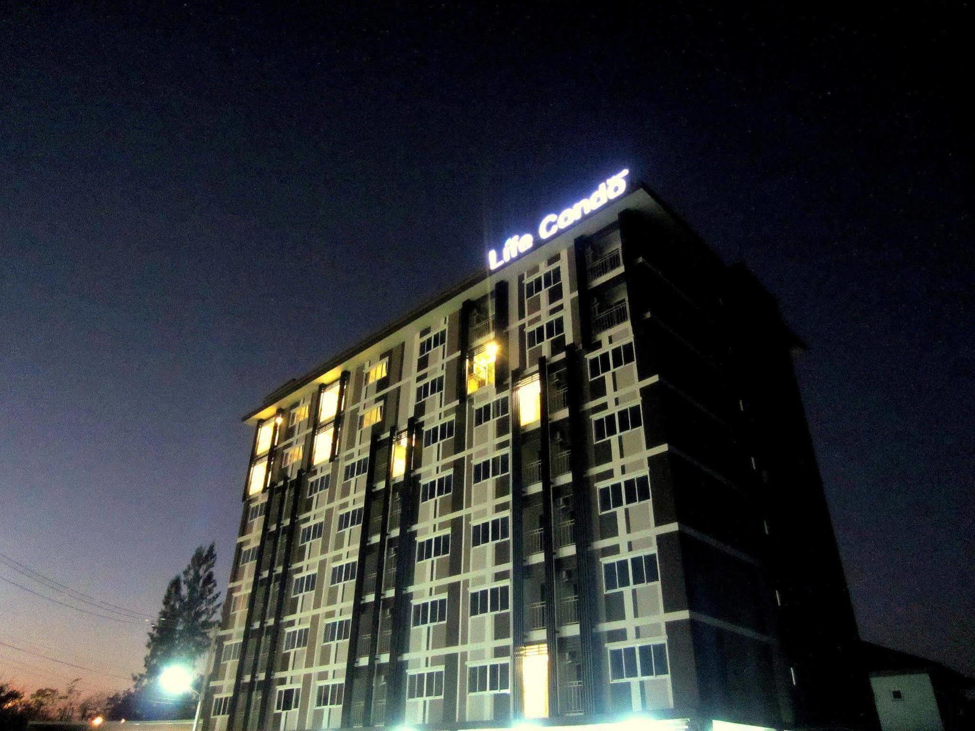Life Grand Chiang Mai Hotel Exterior photo